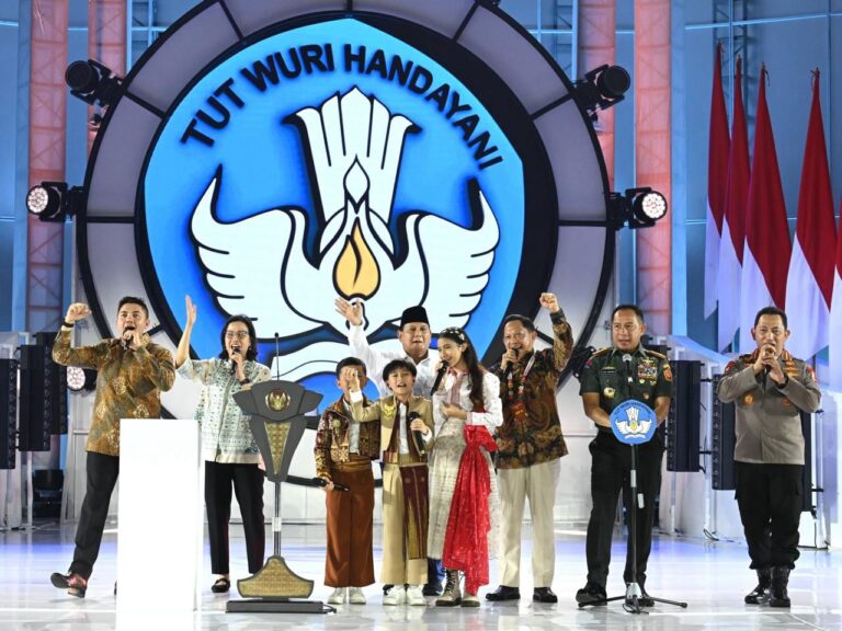 Hari Guru Nasional 2024: Peran Besar Guru Untuk Mewujudkan Indonesia Emas