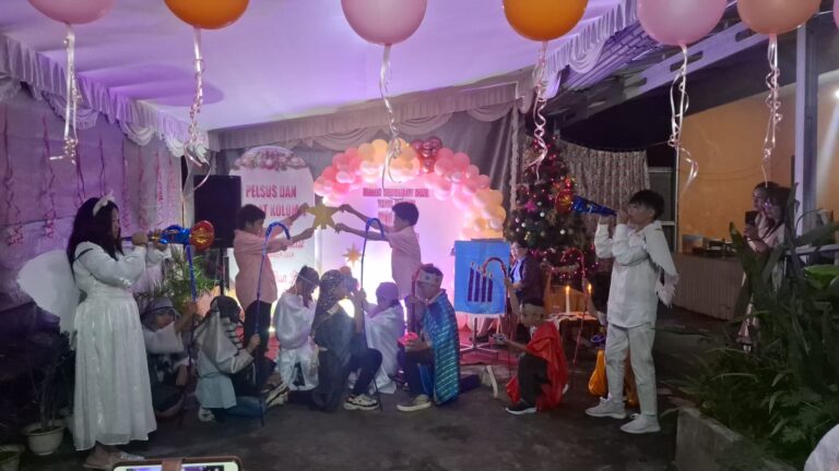 Ibadah Natal Kolom 9 Jemaat GMIM “Pergamus” Sea