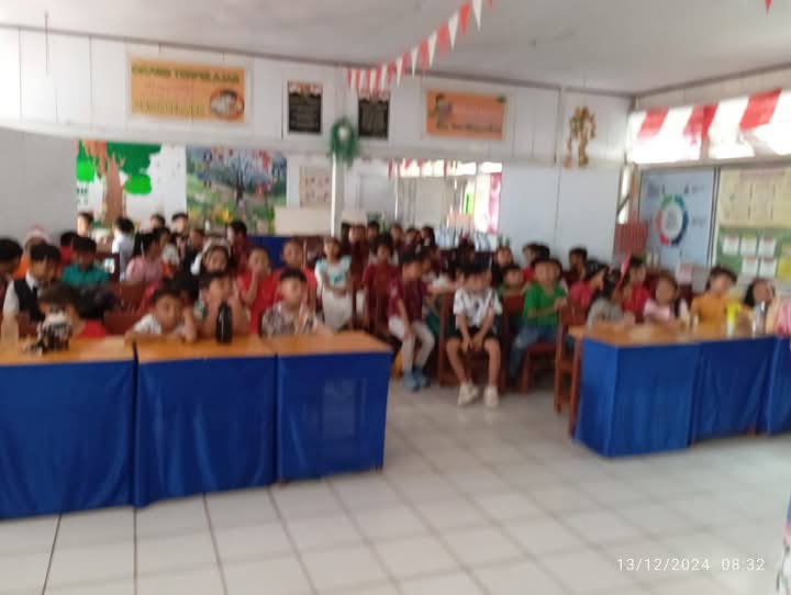 Selesai UAS Ganjil, SD Negeri 99 dan SD Negeri 39 Manado Ibadah Natal