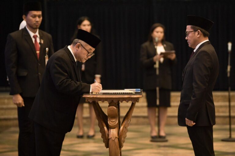 Mendikdasmen: Pelantikan Pejabat Adalah Amanah Pencerdasan Kehidupan Bangsa