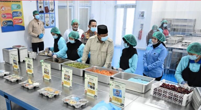Perkuat Program MBG, Presiden Prabowo Resmikan 1.072 SPPG, 18 Gudang Ketahanan Pangan, dan Groundbreaking 107 SPPG Polri