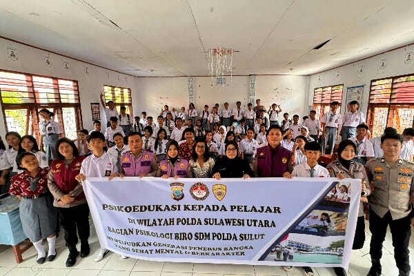 Hari Anak Nasional 2026, Personel Biro SDM Polda Sulut Edukasi Pelajar SMAN 3 Manado Tentang Bahaya Bullying dan Kesehatan Mental