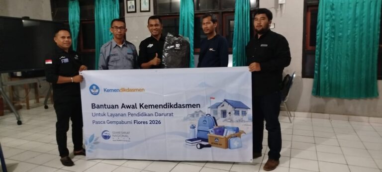 Kemendikdasmen Salurkan Santunan dan Bantuan ke Murid dan Guru Terdampak Gempa NTT