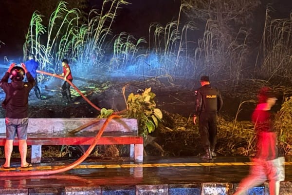 Kebakaran Lahan di Maumbi Meluas, Api Berhasil Dipadamkan Petugas Gabungan