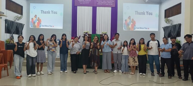Penyuluhan Kesehatan Mental Pada Remaja di GMIM Pergamus Sea